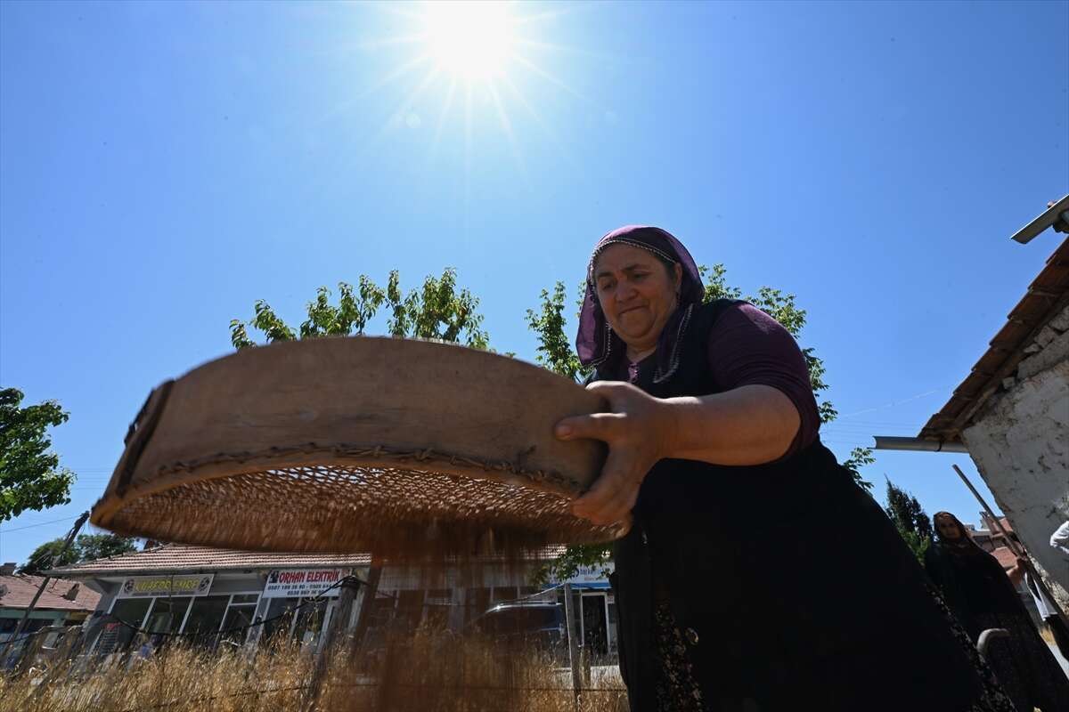 Nesilden nesile aktarılan gelenek! Tandırlar kadınların emeğiyle şekilleniyor 8